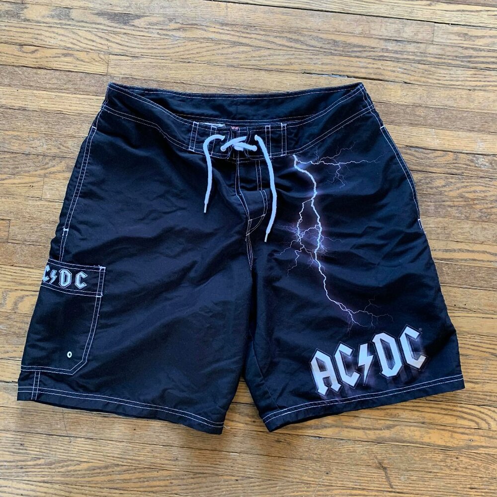 Vintage ACDC Rockwear Board Shorts Black Lightning Logo Cargo Y2K 2005 - Sz 38